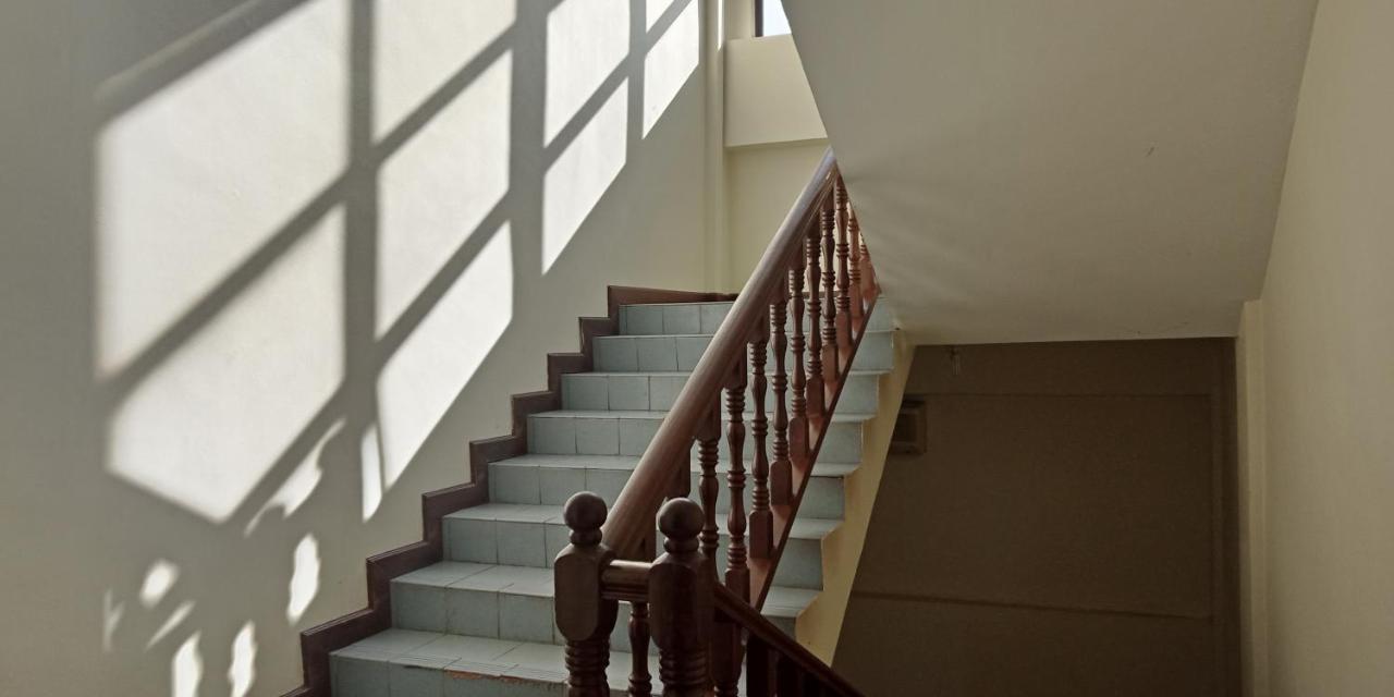 The Upper Deck Hotel Кудат Екстериор снимка