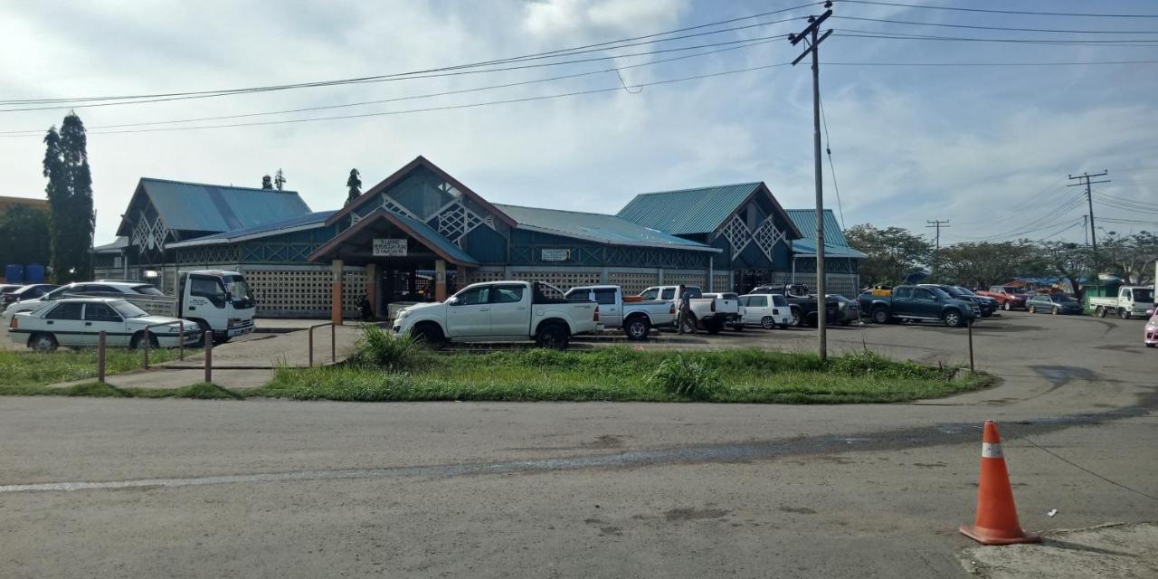 The Upper Deck Hotel Кудат Екстериор снимка