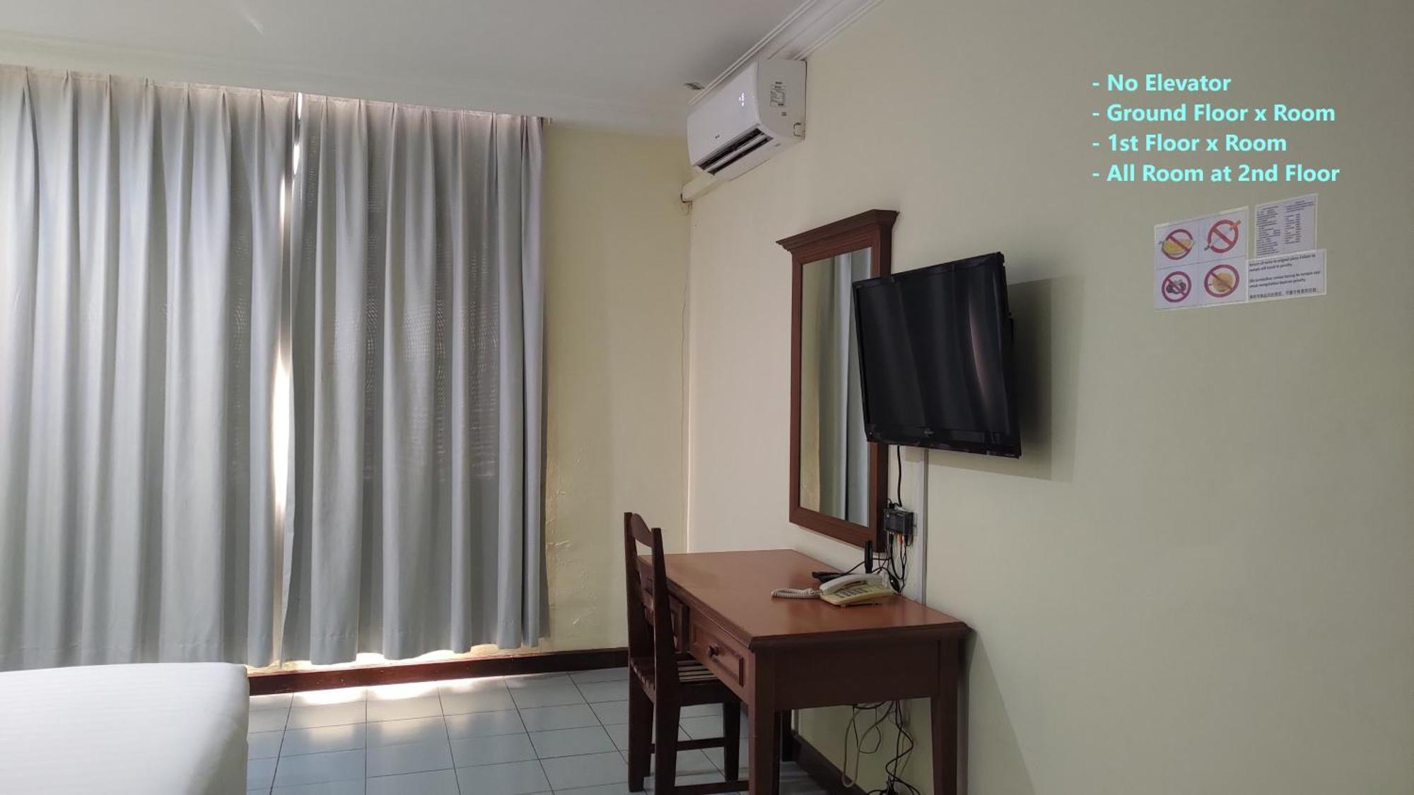 The Upper Deck Hotel Кудат Екстериор снимка