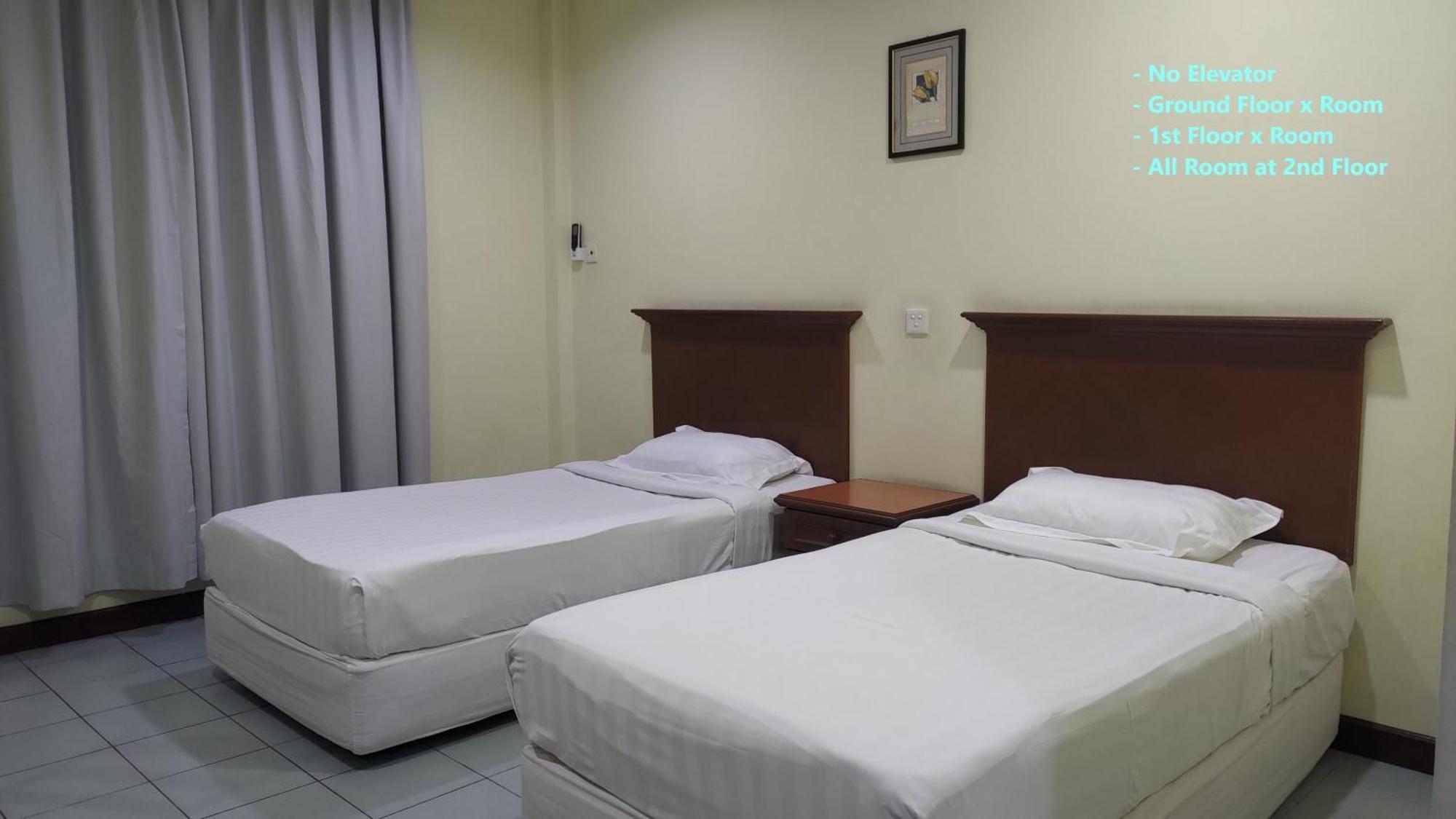 The Upper Deck Hotel Кудат Екстериор снимка