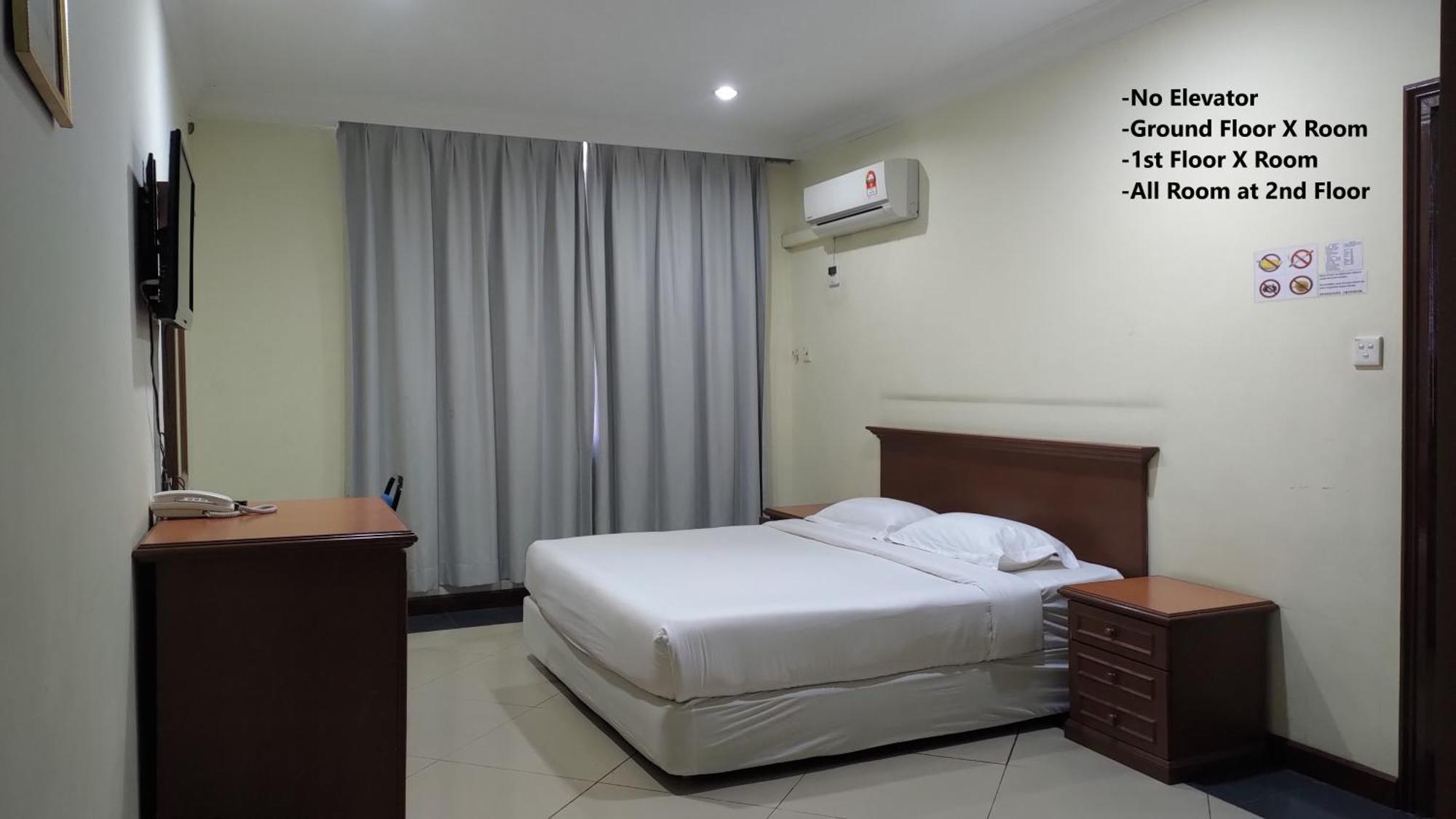 The Upper Deck Hotel Кудат Екстериор снимка