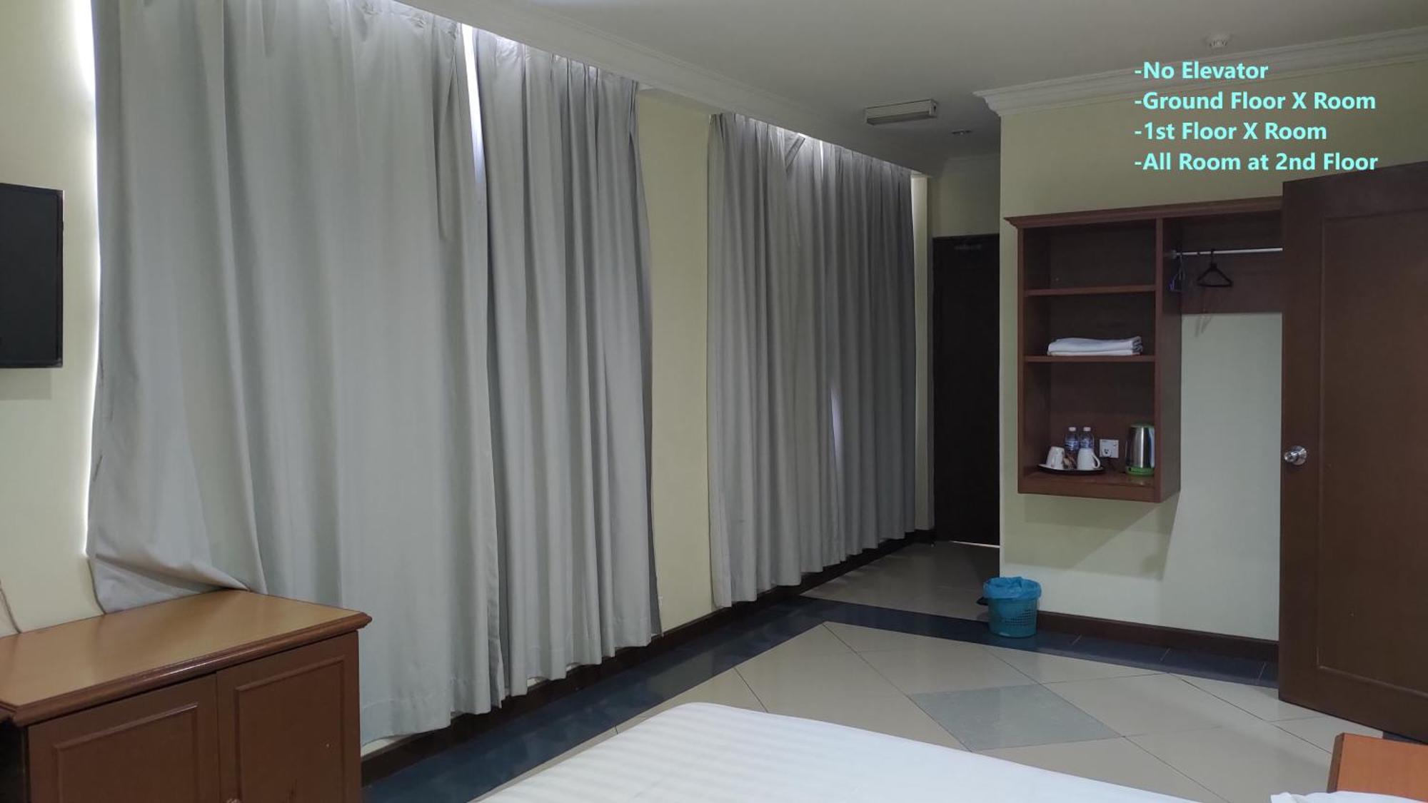 The Upper Deck Hotel Кудат Екстериор снимка